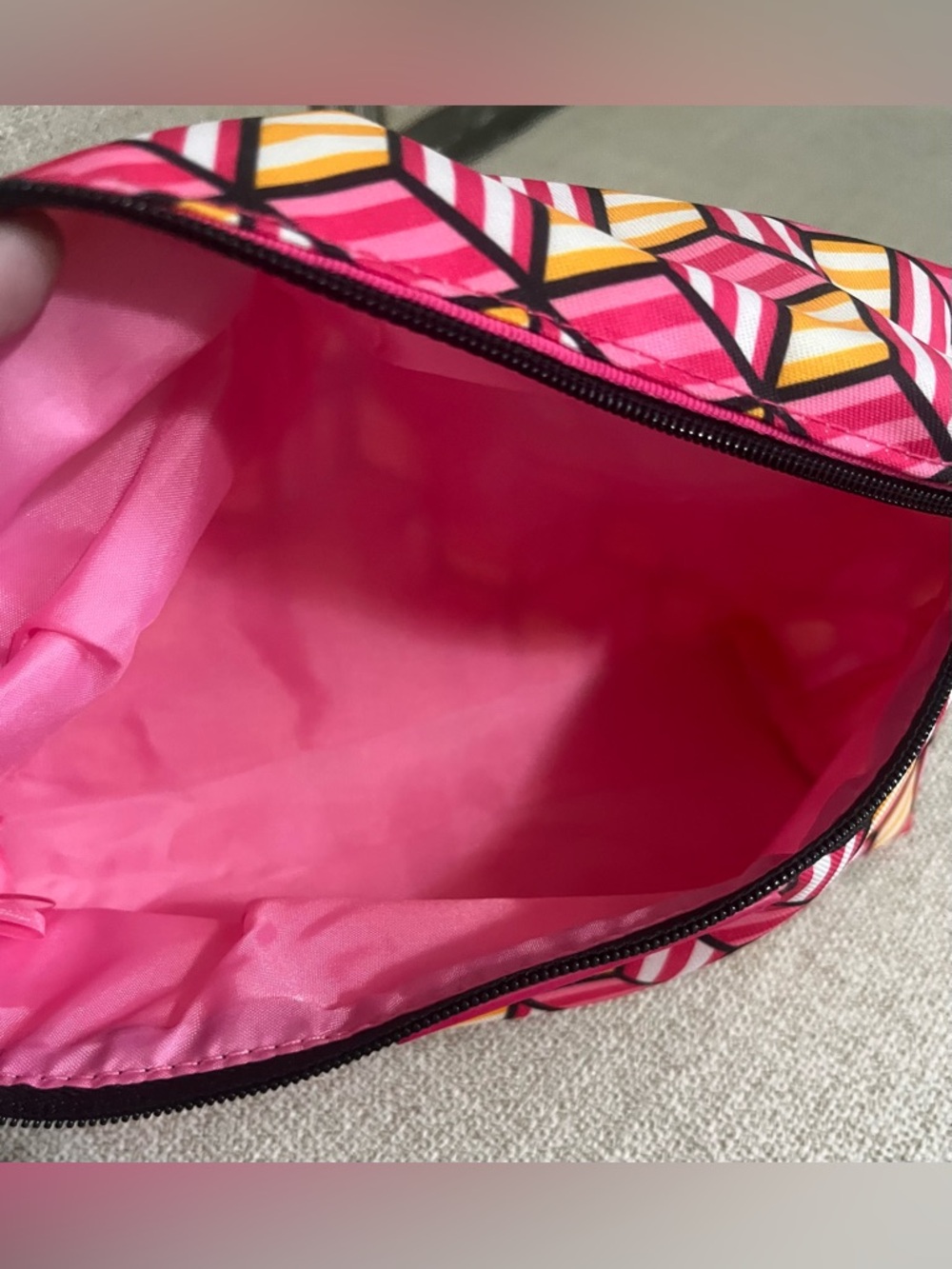Clinique Hot Pink Geometric Cosmetic Case &mystery Beauty items - Picture 3 of 4
